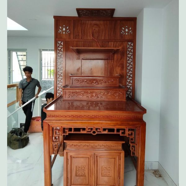 Vách ngăn phòng thờ 35