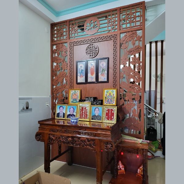 Vách ngăn phòng thờ 31