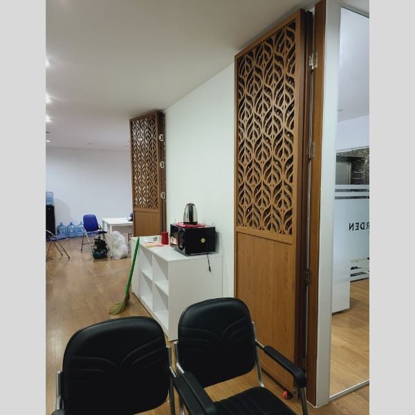 Vách ngăn phòng khách và bếp 19