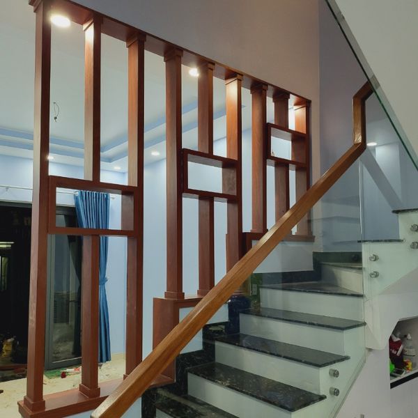 Vách ngăn cầu thang bằng gỗ