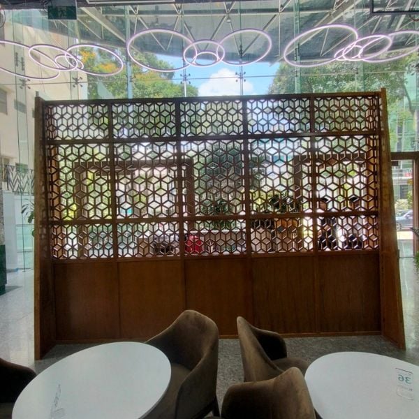 Vách ngăn phòng khách và bếp 15