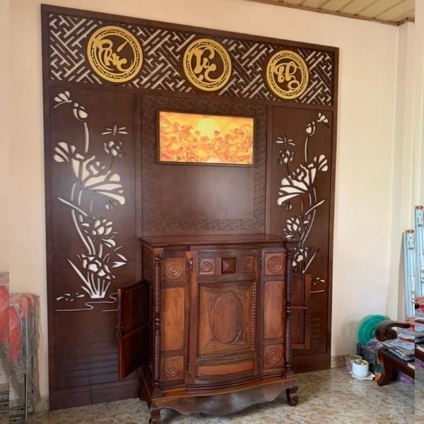 Vách ngăn phòng thờ 133
