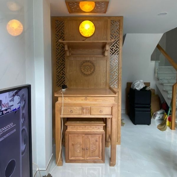 Vách ngăn phòng thờ 138