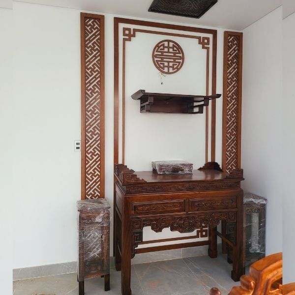 Vách ngăn phòng thờ 144