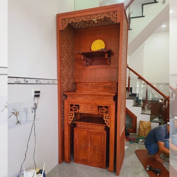 Vách ngăn phòng thờ 145