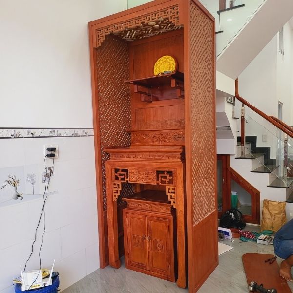 Vách ngăn phòng thờ 145