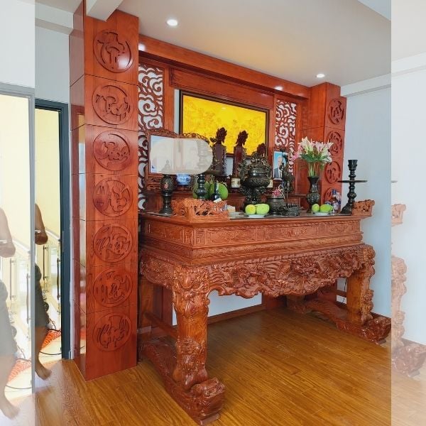 Vách ngăn phòng thờ 148