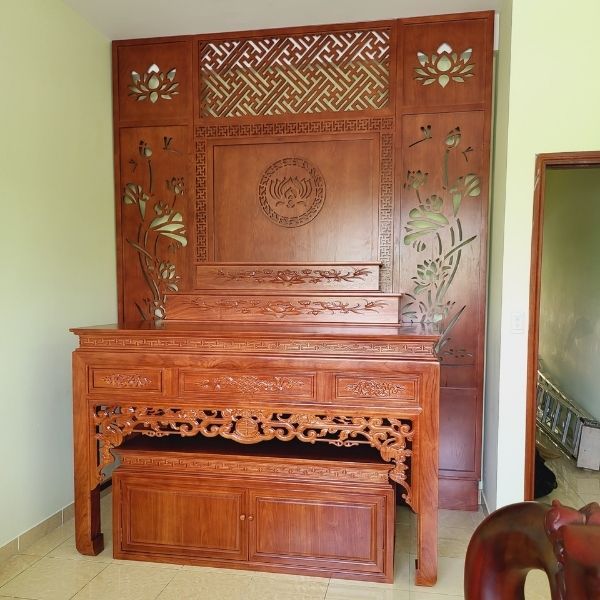 Vách ngăn phòng thờ 152