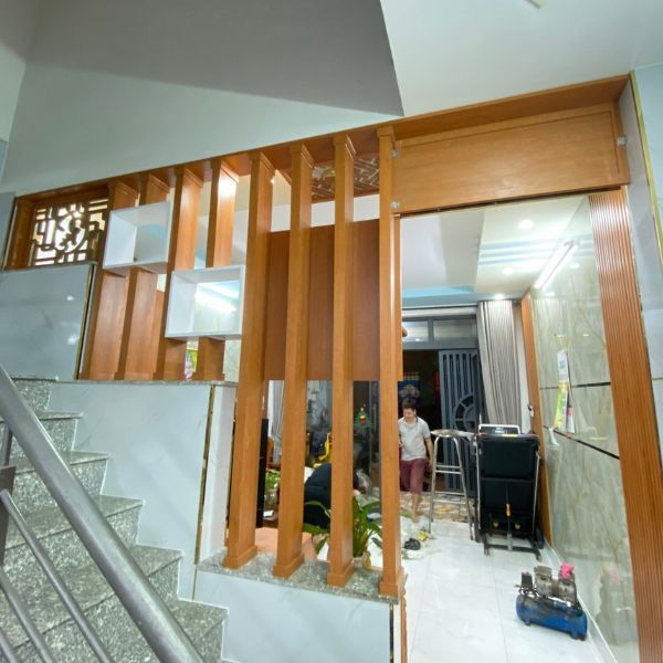 Vách ngăn cầu thang 44