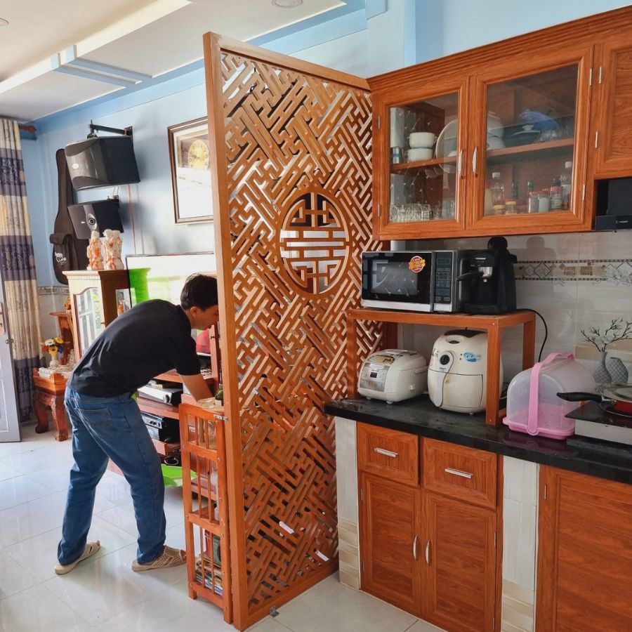 Vách ngăn phòng khách và bếp 33