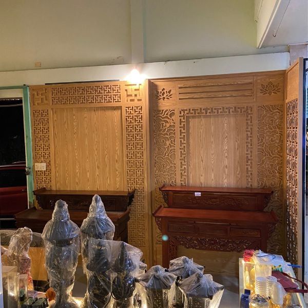 Vách ngăn phòng thờ 73