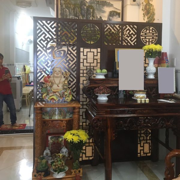 Vách ngăn phòng thờ 67