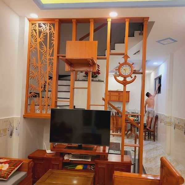 Vách ngăn cầu thang 58