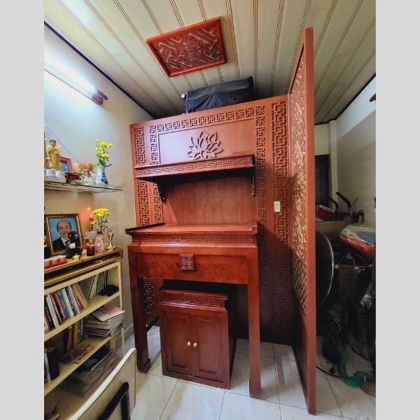 Vách ngăn phòng thờ 51
