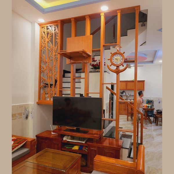 Vách ngăn phòng khách và bếp 56