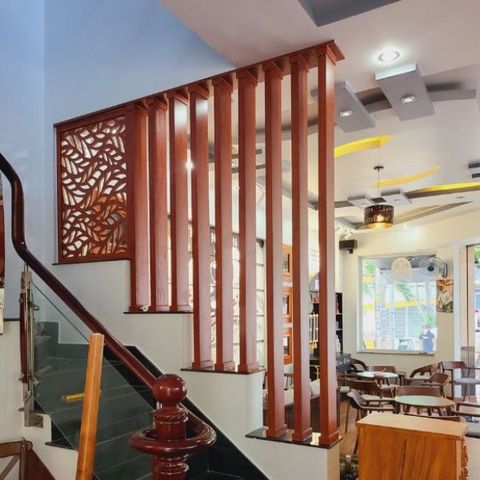  Vách ngăn cầu thang 74 