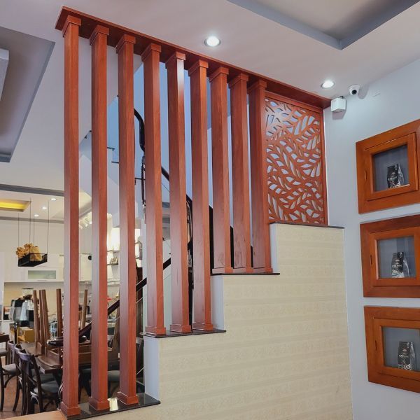 Vách ngăn cầu thang 74