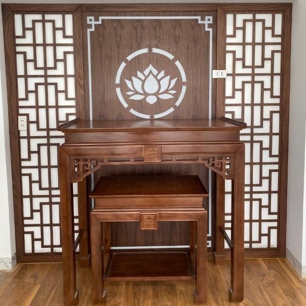 Vách ngăn hậu bàn thờ hoa sen