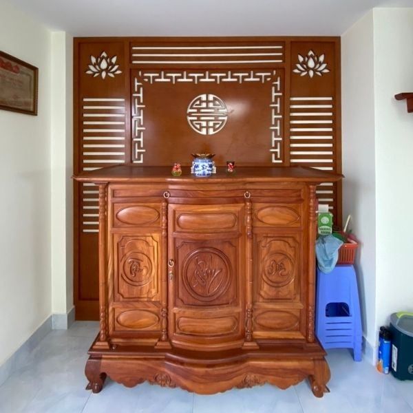 Vách ngăn phòng thờ 183