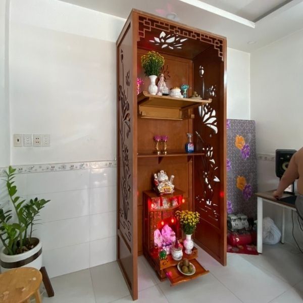 Vách ngăn phòng thờ 203