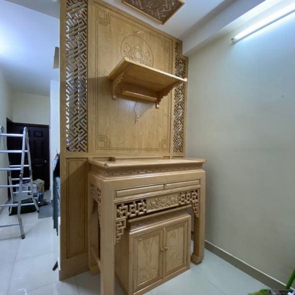 Vách ngăn bàn thờ gia tiên kết hợp bàn thờ Phật