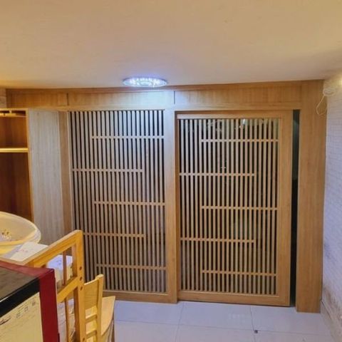 vách cửa lùa gỗ