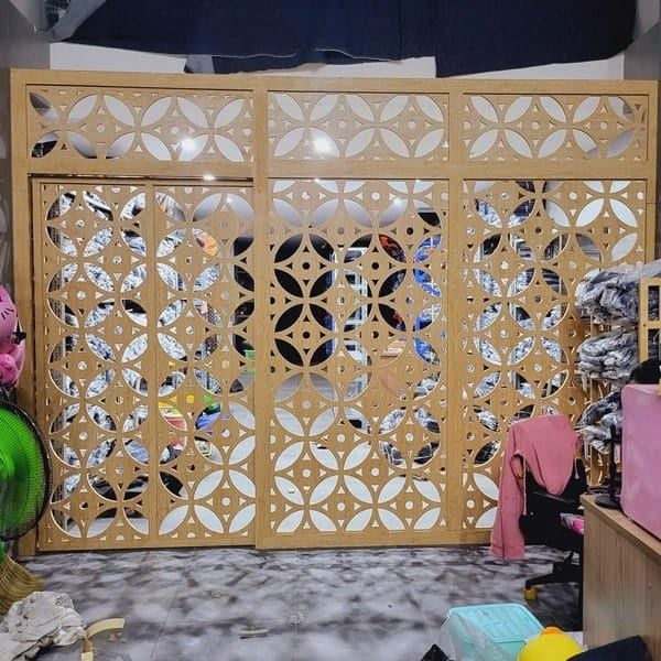 Vách cửa lùa trang trí