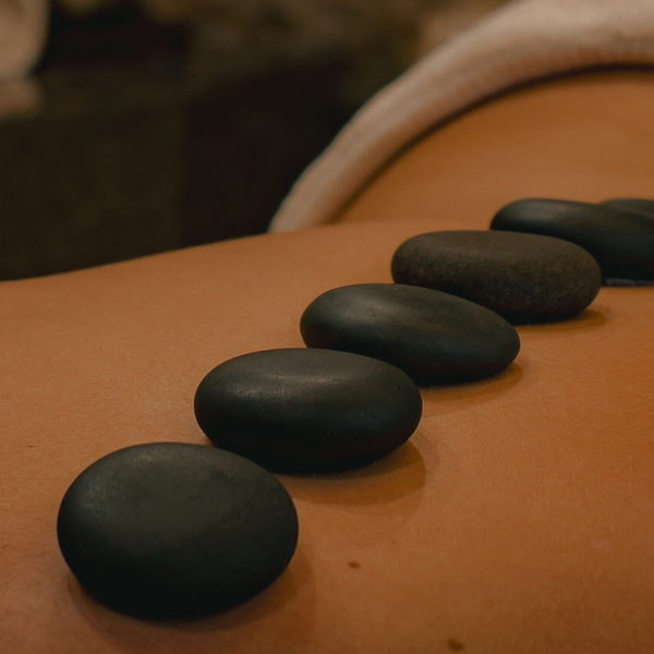 Massage With Hot Stone In Himalaya Pink Salt Environment 60mins / Massage Đá Nóng Trong Phòng Đá Muối Himalaya 60 Phút 