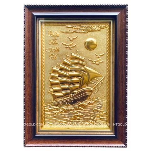 TRANH ĐỒNG THUẬN BUỒM XUÔI GIÓ, DÁT VÀNG (Cao 38cm; ngang 28cm)