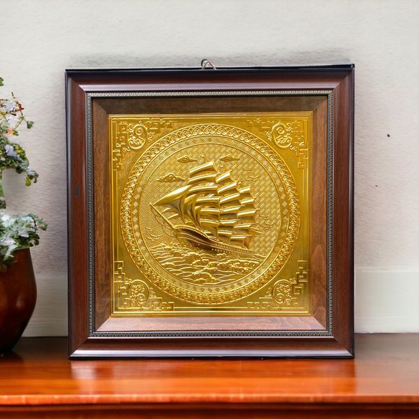 TRANH ĐỒNG THUẬN BUỒM XUÔI GIÓ, DÁT VÀNG (48cm*48cm)