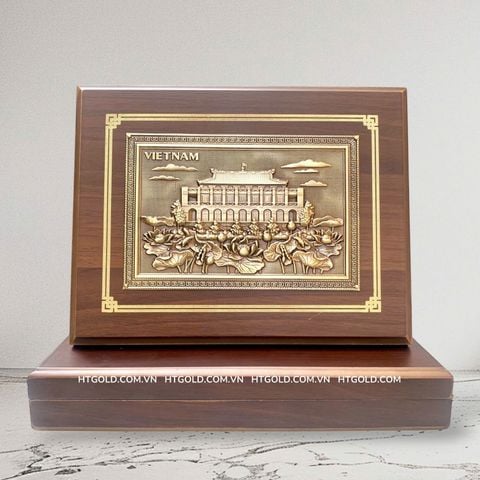 TRANH ĐỒNG BẾN NHÀ RỒNG - BẢO TÀNG HỒ CHÍ MINH (Kt 17 x 22cm; Phủ bì 20 x 25cm)