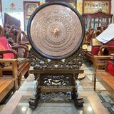 QUÀ TẶNG MẶT TRỐNG ĐỒNG BẰNG ĐỒNG ĐỎ + GIÁ TRỐNG ĐỂ BÀN GỖ CẨM (KT: Ngang 35cm; Cao 56cm)