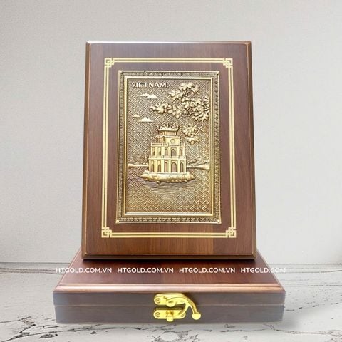 TRANH THÁP RÙA HỒ GƯƠM BẰNG ĐỒNG (Kích thước 17cm*22cm: Phủ bì 20cm*25cm))