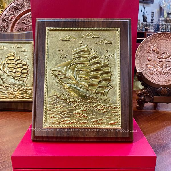 Quà tặng Tranh thuyền buồm bằng đồng vàng (Kích thước 20xm x 25cm)