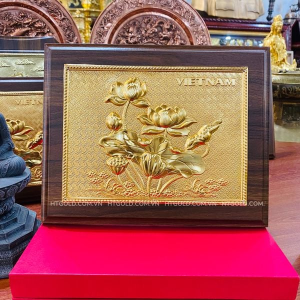 Quà tặng tranh hoa sen mạ vàng 24k (Kích thước 20cm x 25cm)