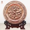 QUÀ TẶNG TRANH ĐĨA ĐỒNG - CÁ CHÉP VÀ HOA SEN (Đường kính 35cm; Tổng chiều cao 41cm)