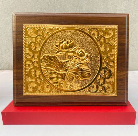 QUÀ TẶNG TRANH ĐỒNG HOA SEN, MẠ VÀNG 24K (Kích thước  20cm x 25cm)