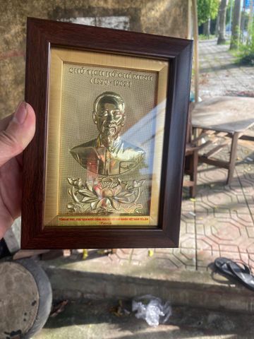 TRANH CHÂN DUNG BÁC HỒ BẰNG ĐỒNG (15cm x 20cm).