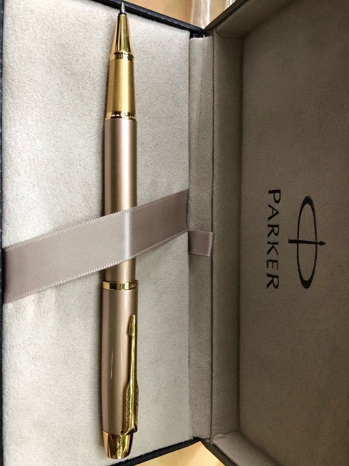 Bút ký Parker 18