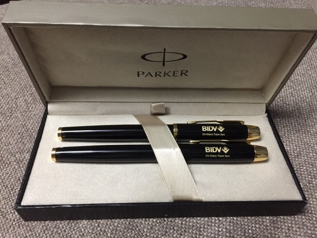Bút ký Parker 16