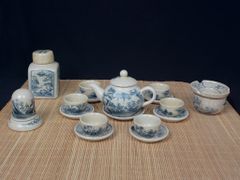 Ấm chén men rạn vẽ đồng quê dáng quả hồng kèm phụ kiện