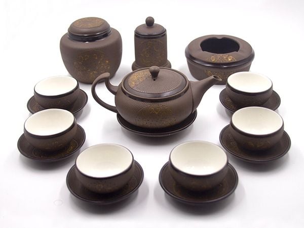 Bộ ấm chén tử sa trăng vàng dáng dẹt đầy đủ phụ kiện