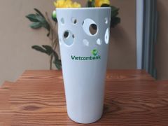 Lọ hoa sứ men trắng dáng cốc S2