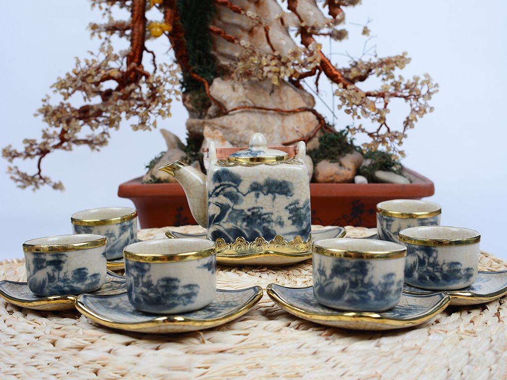 Ấm chén men rạn bọc đồng vẽ đồng quê dáng vuông