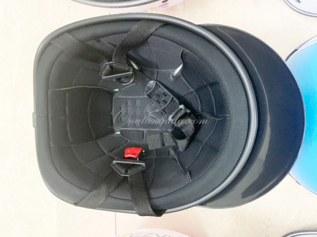 Mũ bảo hiểm in logo quà tặng KH EZVIZ