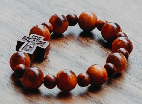  Chuỗi Mân Côi Gỗ Huyết Long 