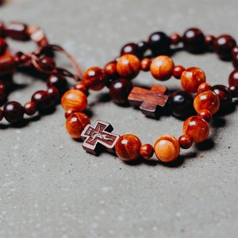  Chuỗi Mân Côi Gỗ Huyết Long 