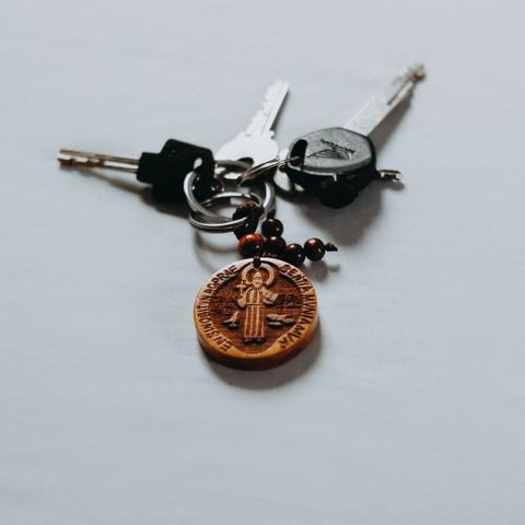  Móc khóa Công Giáo Thánh Biển Đức 