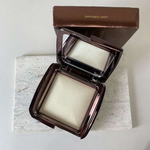 Highlight Hourglass Ambient Lighting Powder 10G