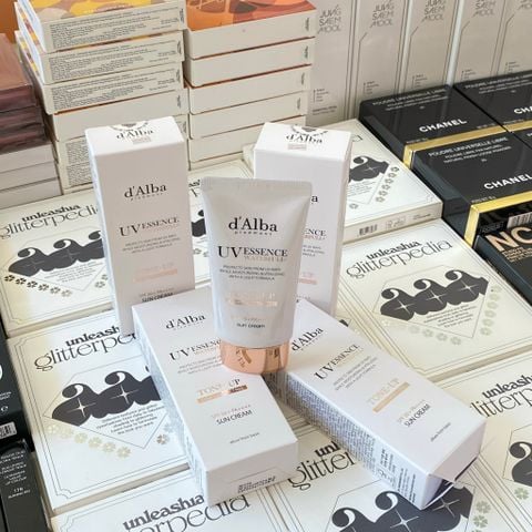 Kem Chống Nắng d'Alba UV Essence Waterfull Tone Up Sun Cream  50ml